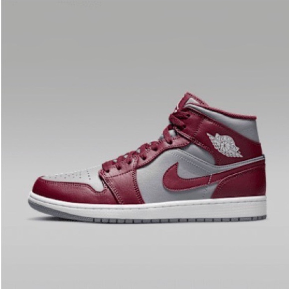 Nike Air Jordan 1 Mid Sneakers